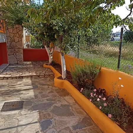 Theodoras House Nyaraló Néa Mihanióna