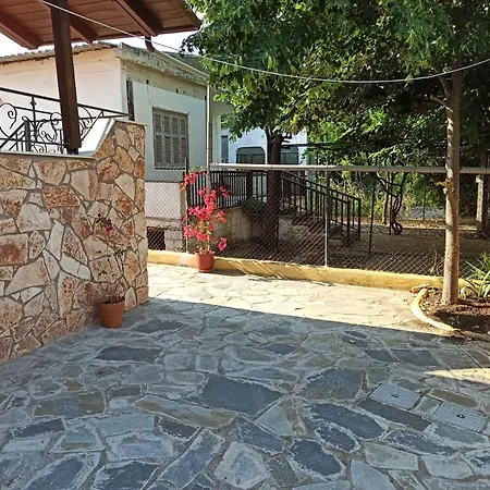 Theodoras House בית נופש *