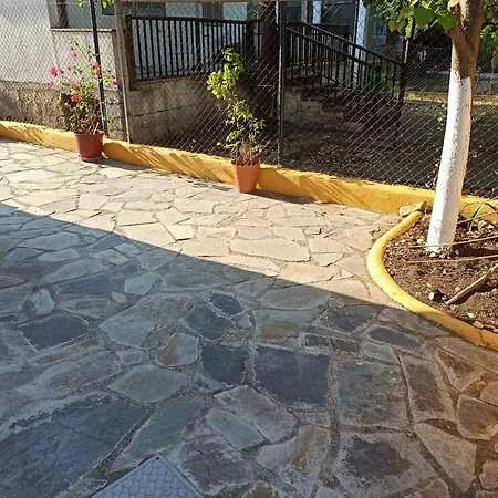 בית נופש Theodoras House ניאה מיכאניונה