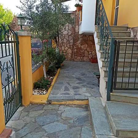 Theodoras House בית נופש