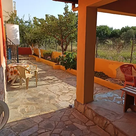 בית נופש Theodoras House *