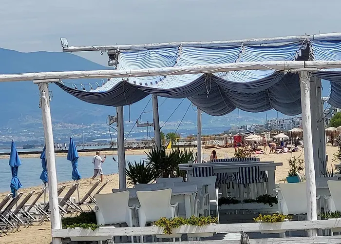 度假居 Theodoras House